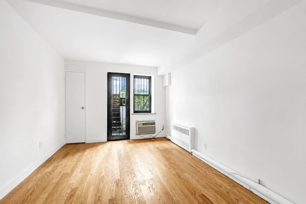 425 East 80th Street - Photo 0