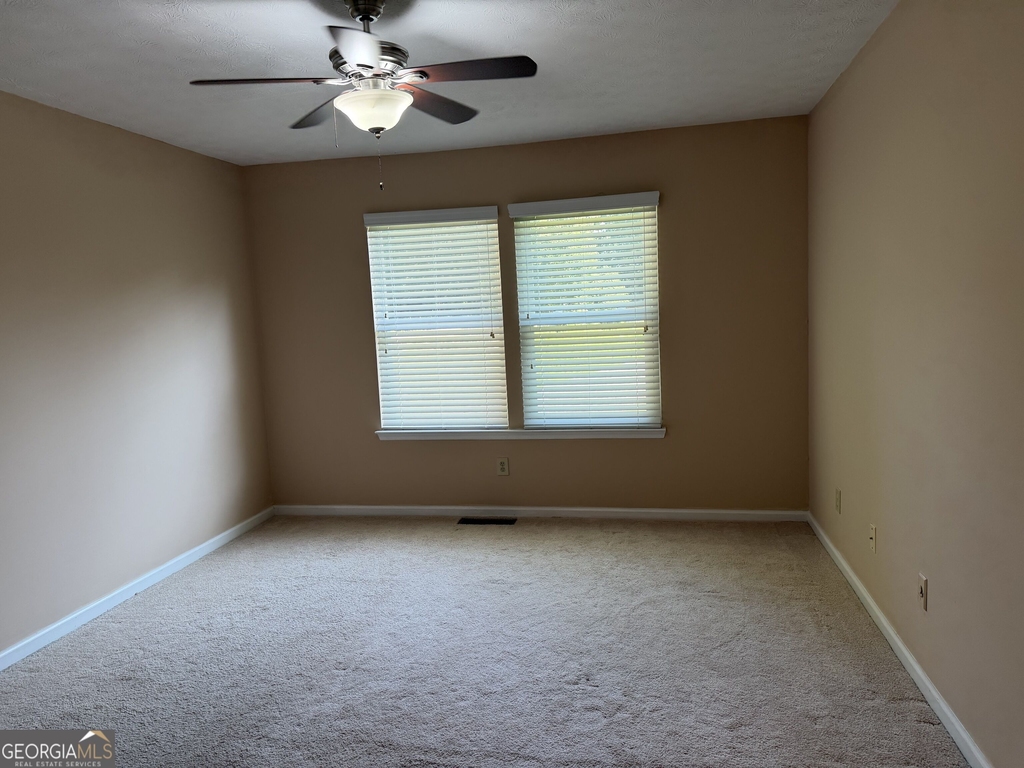 4654 Hampton Ne - Photo 20