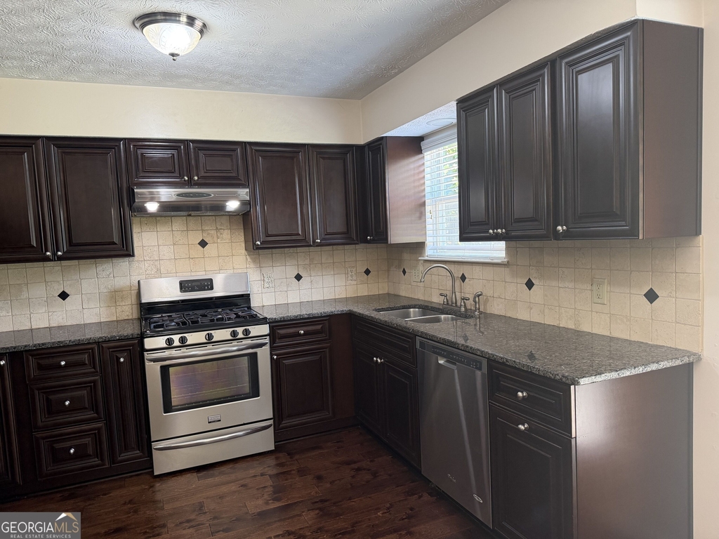 4654 Hampton Ne - Photo 2