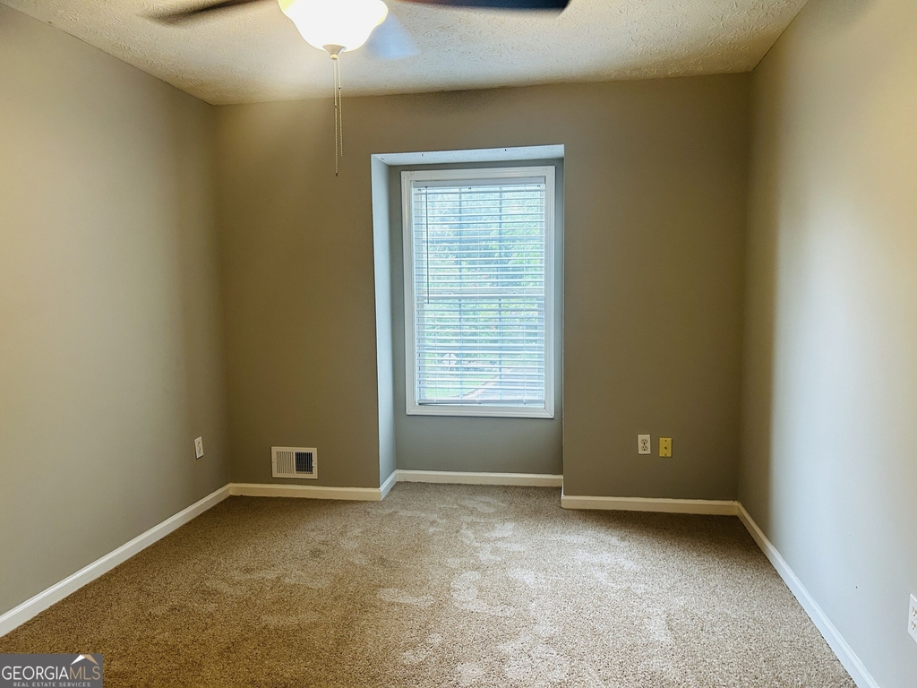 207 Hillcrest Drive - Photo 10
