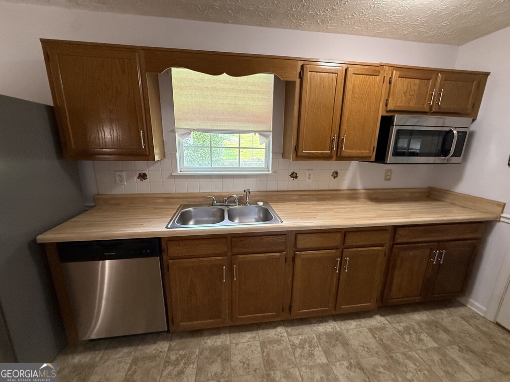 3897 Saddlecreek Drive - Photo 21