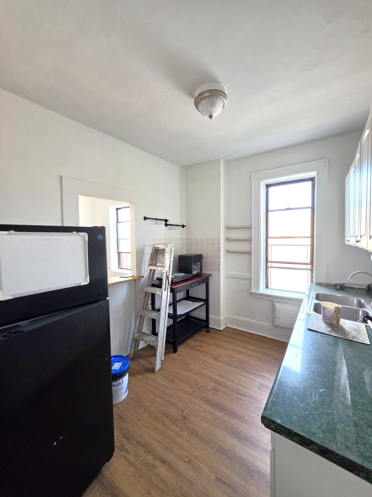 31-4 32nd Street - Photo 1