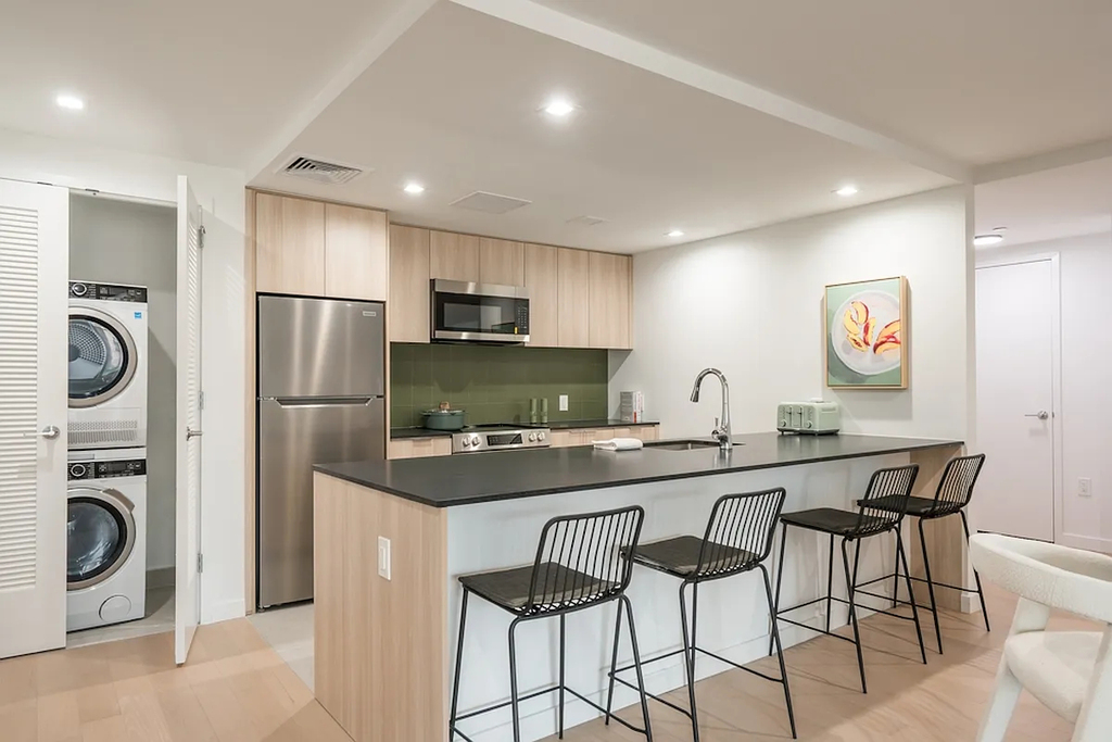 975 Arcadian - Photo 0