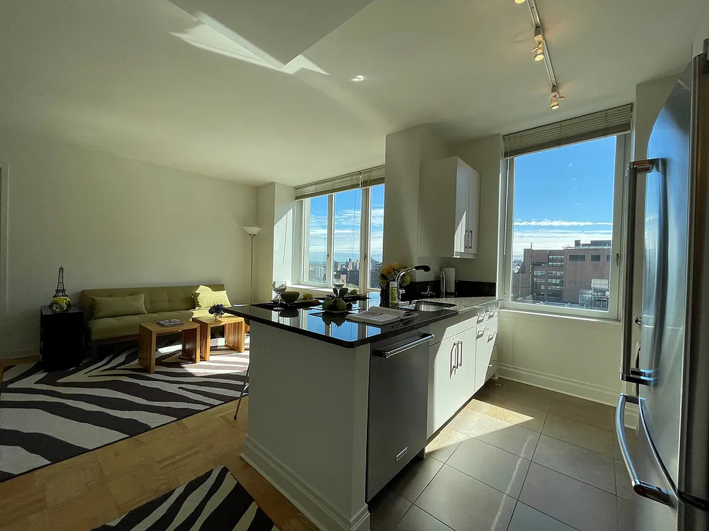 Lexington Avenue / 97th Street - Photo 2
