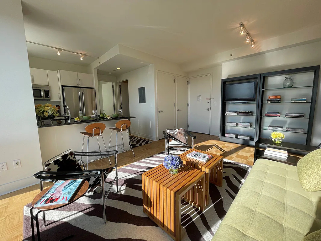 Lexington Avenue / 97th Street - Photo 3