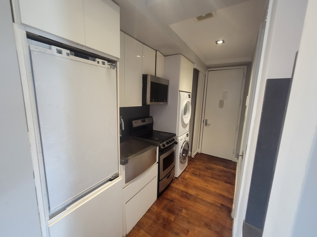 2100 2nd Avenue - Photo 1