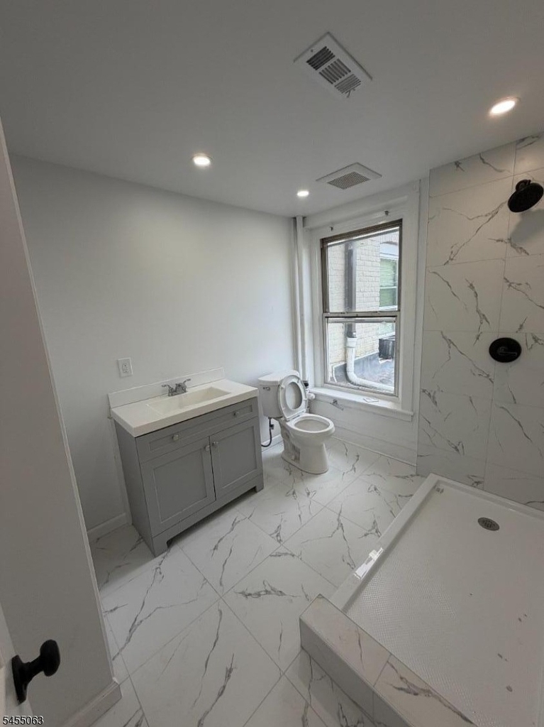56 W Somerset - Photo 1