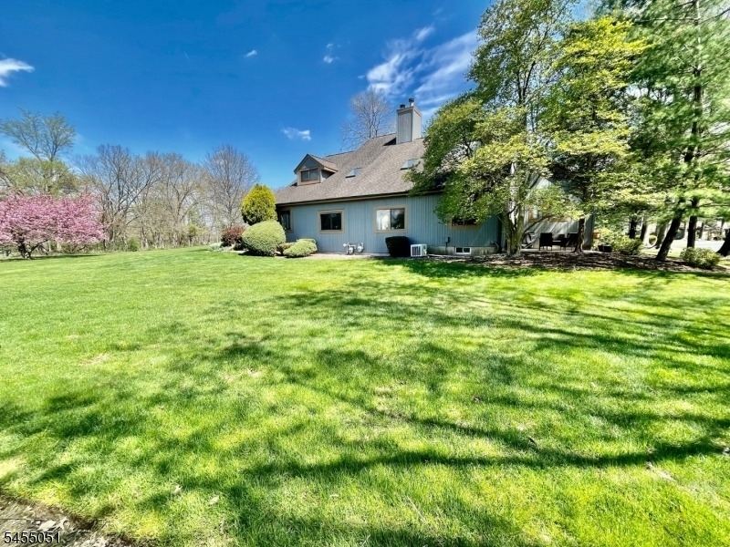 2 Hawthorne Pl - Photo 25