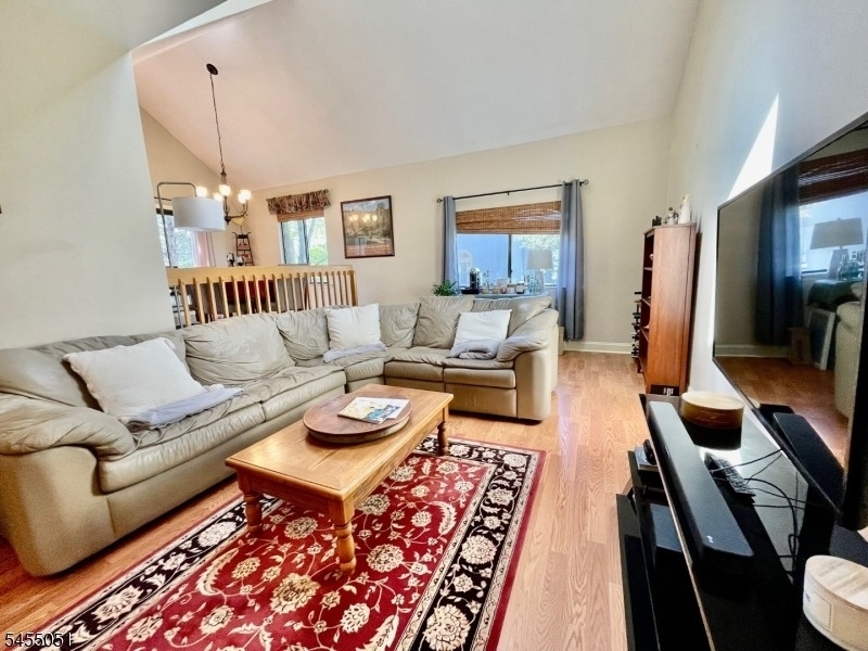 2 Hawthorne Pl - Photo 9