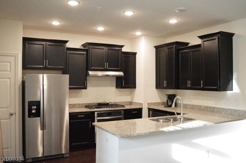 80 Albert Ct - Photo 1