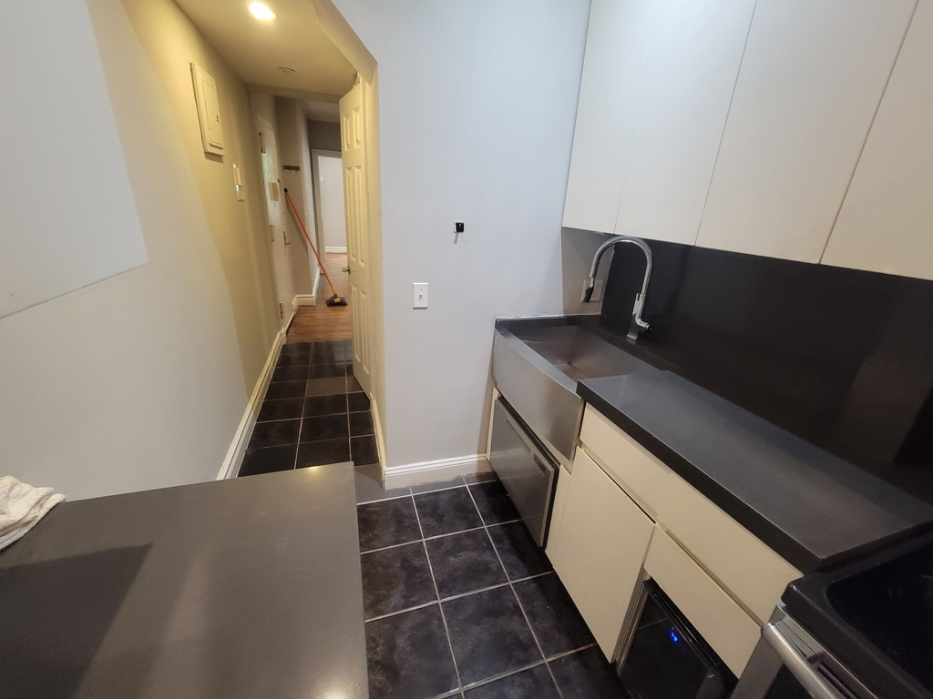 221 East 23rd Street - Photo 7