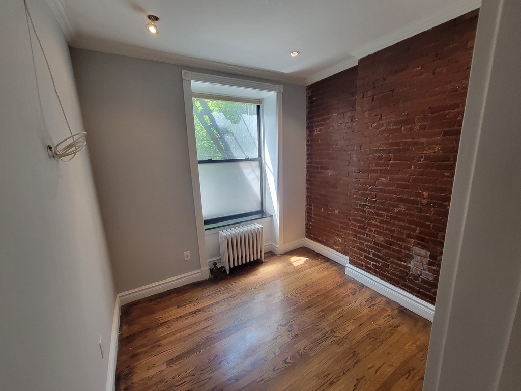 221 East 23rd Street - Photo 3
