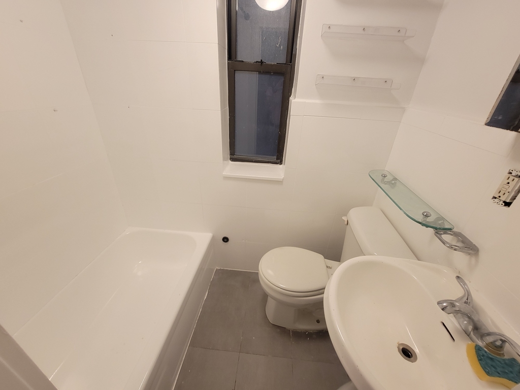 221 East 23rd Street - Photo 5