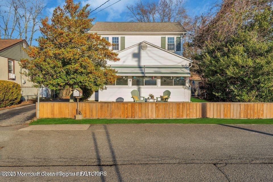 1708 Lake Drive - Photo 2
