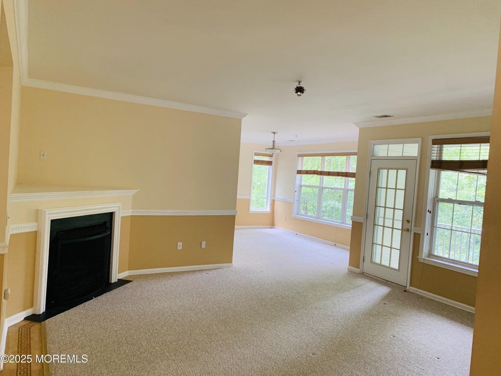 566 St Andrews Place - Photo 3