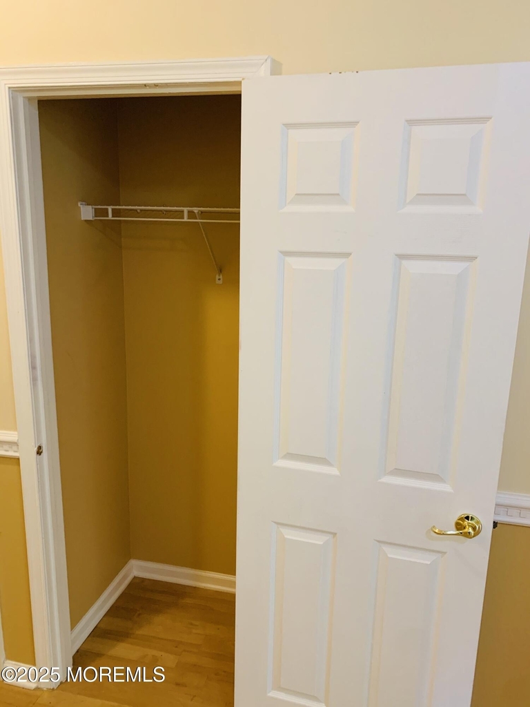 566 St Andrews Place - Photo 19