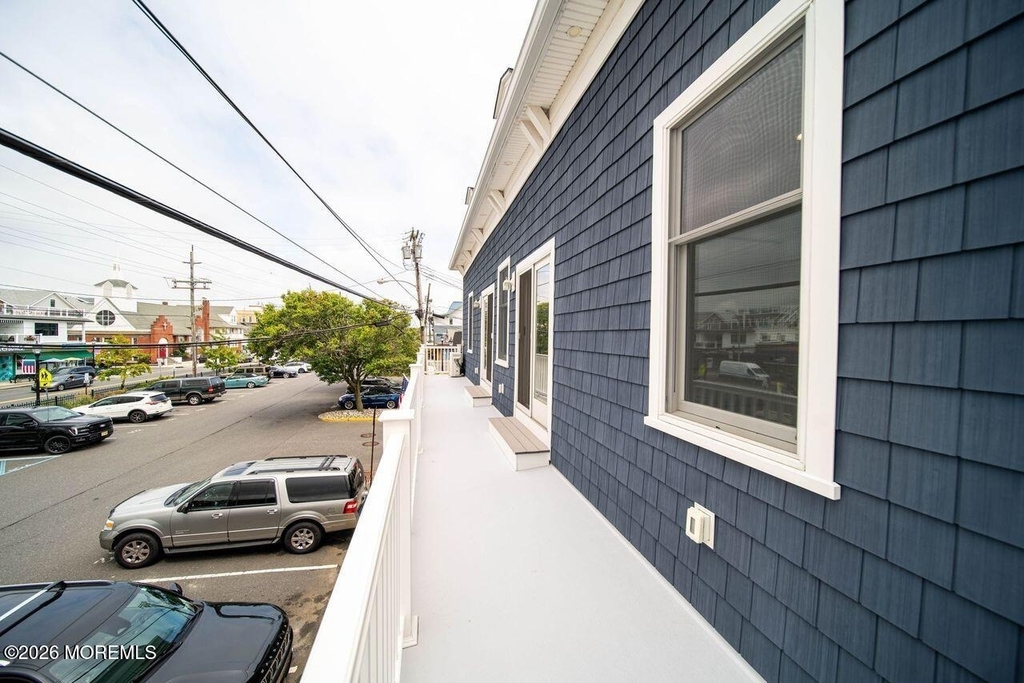 1125 E Ocean Avenue - Photo 8