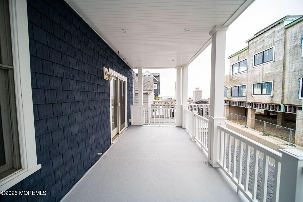 1125 E Ocean Avenue - Photo 10