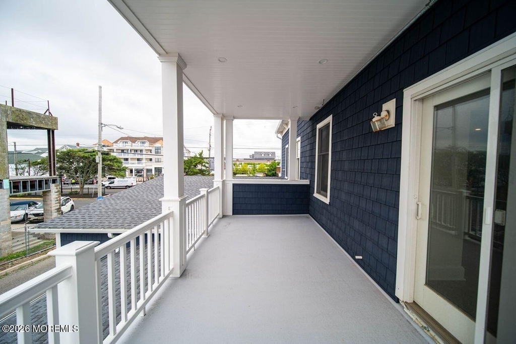 1125 E Ocean Avenue - Photo 11