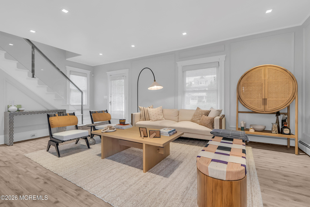 268 Roosevelt Avenue - Photo 2