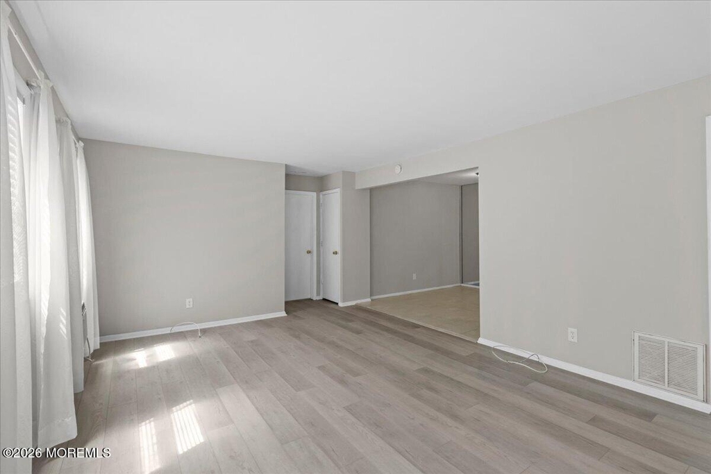 601 Mistletoe Avenue - Photo 1