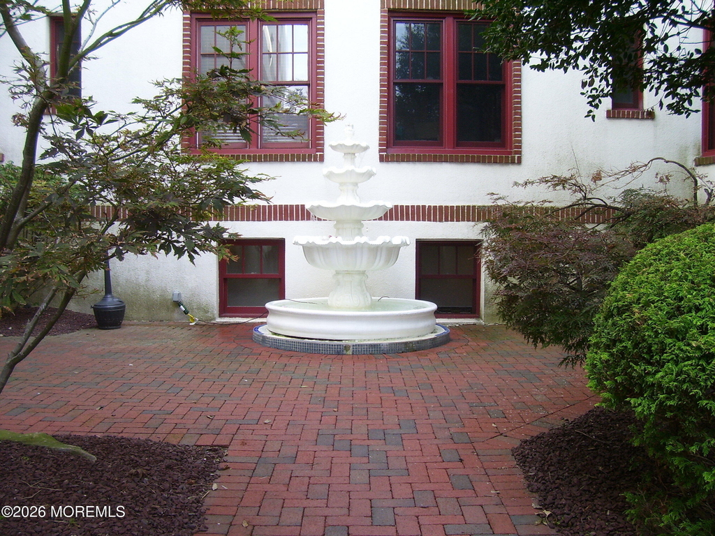 218 2nd Avenue - Photo 4