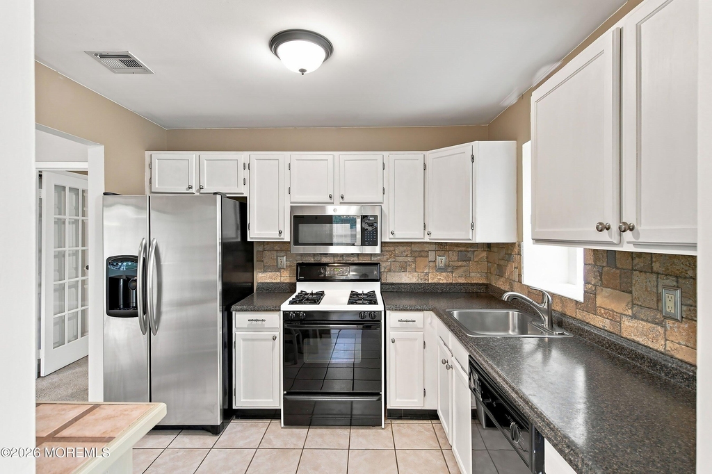 231 Atlantic Street - Photo 15