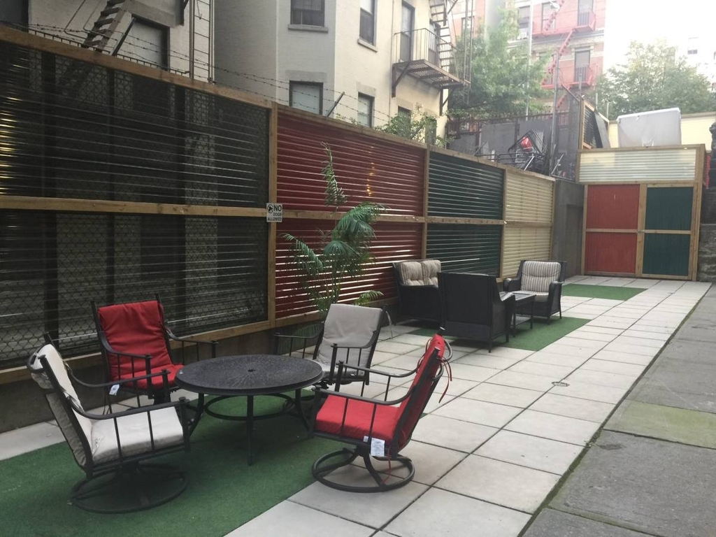 305 West 150th Street - Photo 7