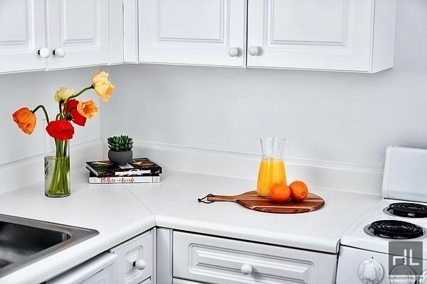 West 34th Street - Photo 1