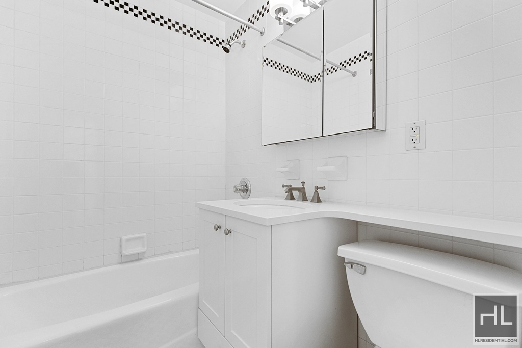 East 70th Street - Photo 3