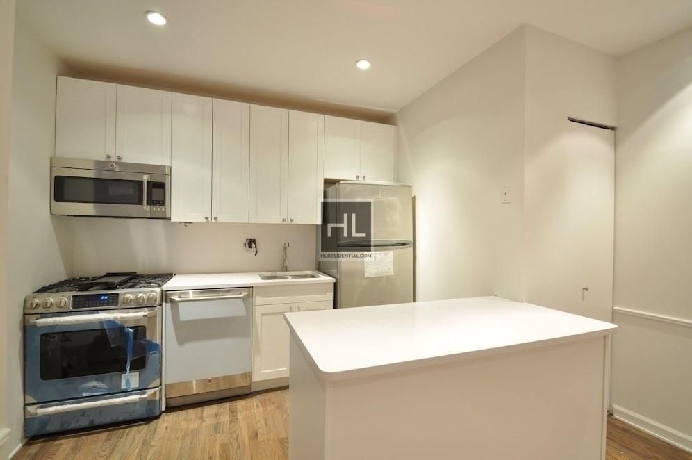 East 70th Street - Photo 1