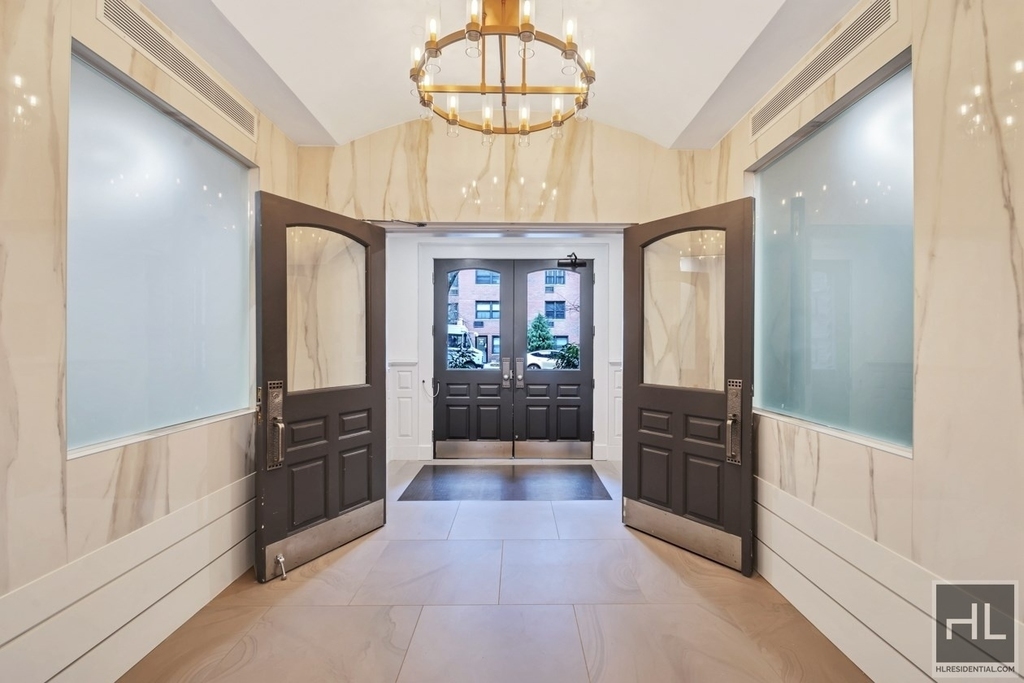 East 70th Street - Photo 4