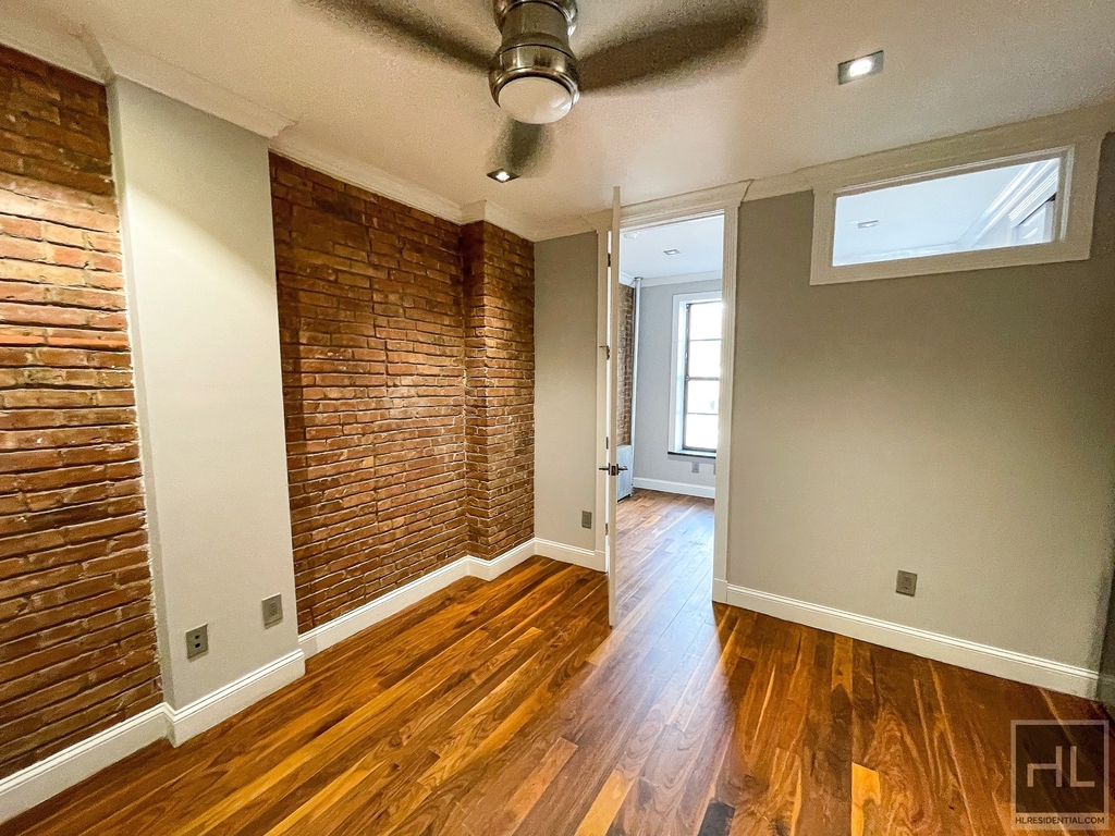East 116 Street - Photo 1