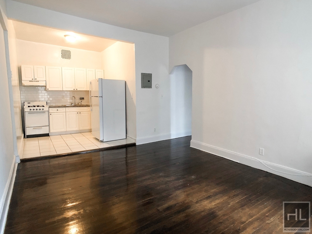 3 Avenue - Photo 4