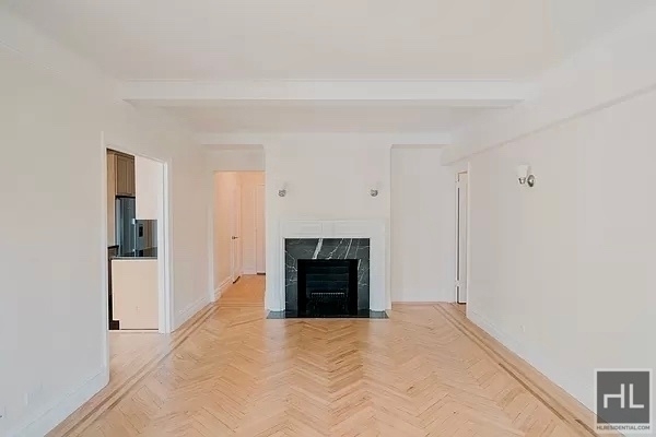 East 68 Street - Photo 2