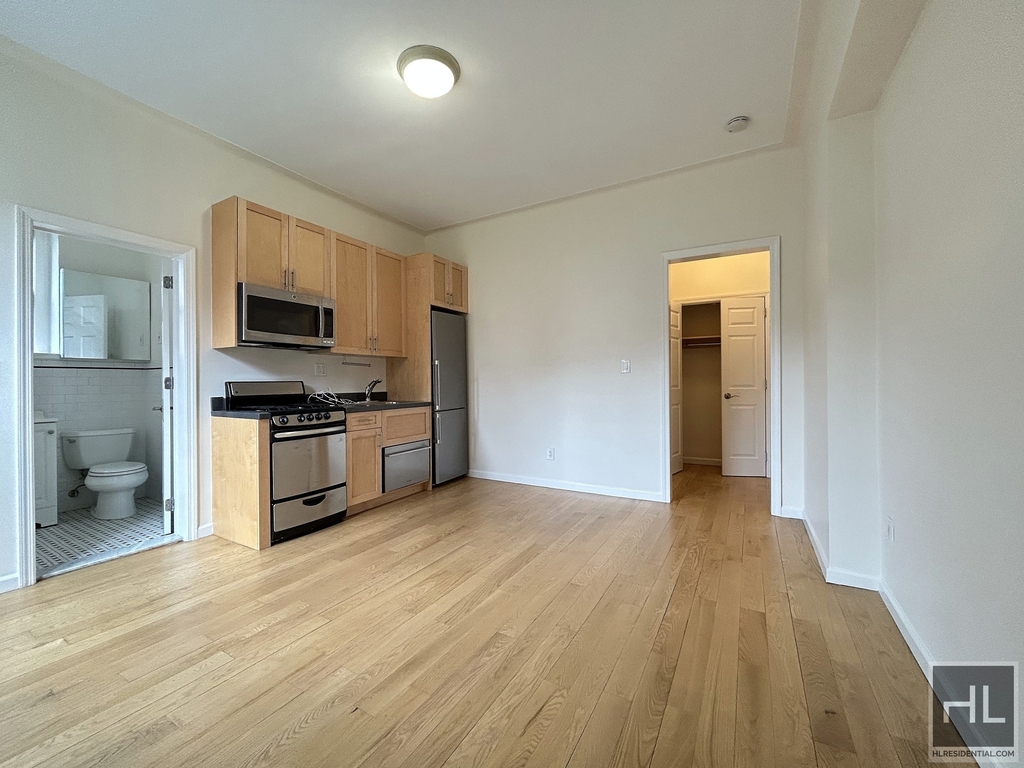 West 72 Street - Photo 1