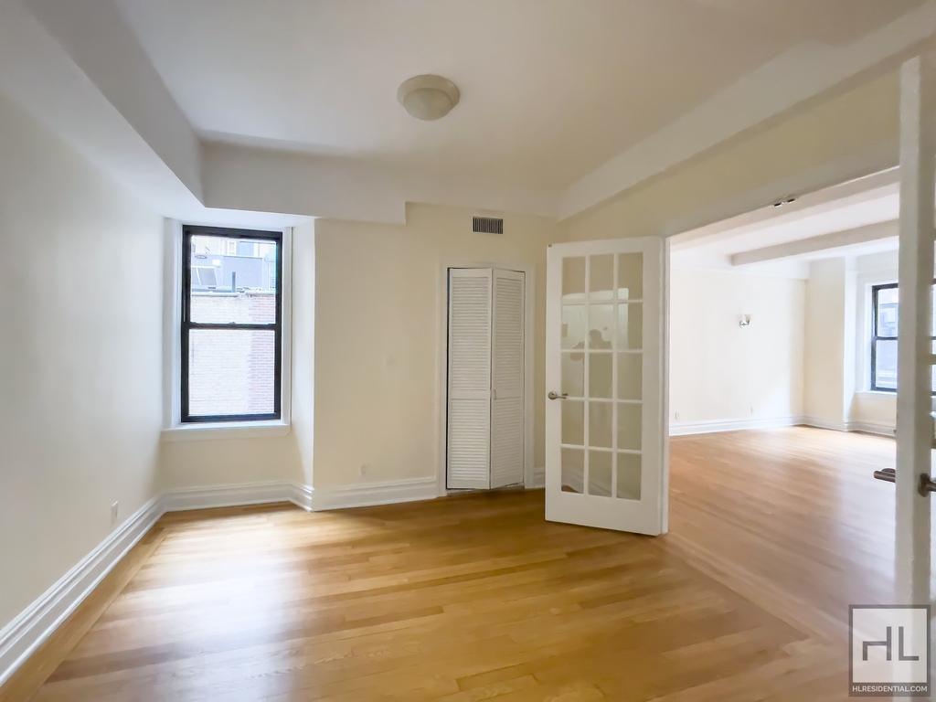 East 80th Street - Photo 0