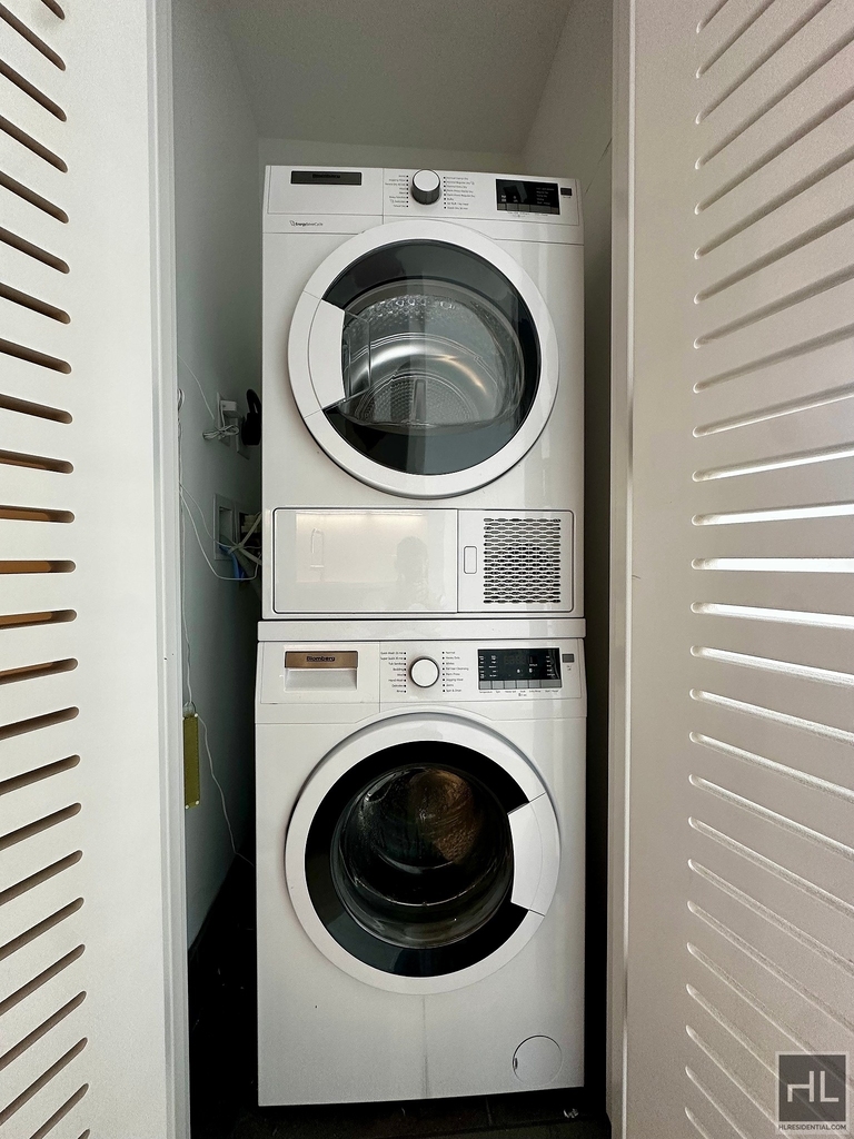 W 38th Street - Photo 3