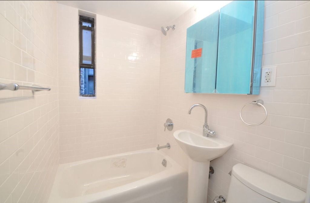 West 49 Street - Photo 3