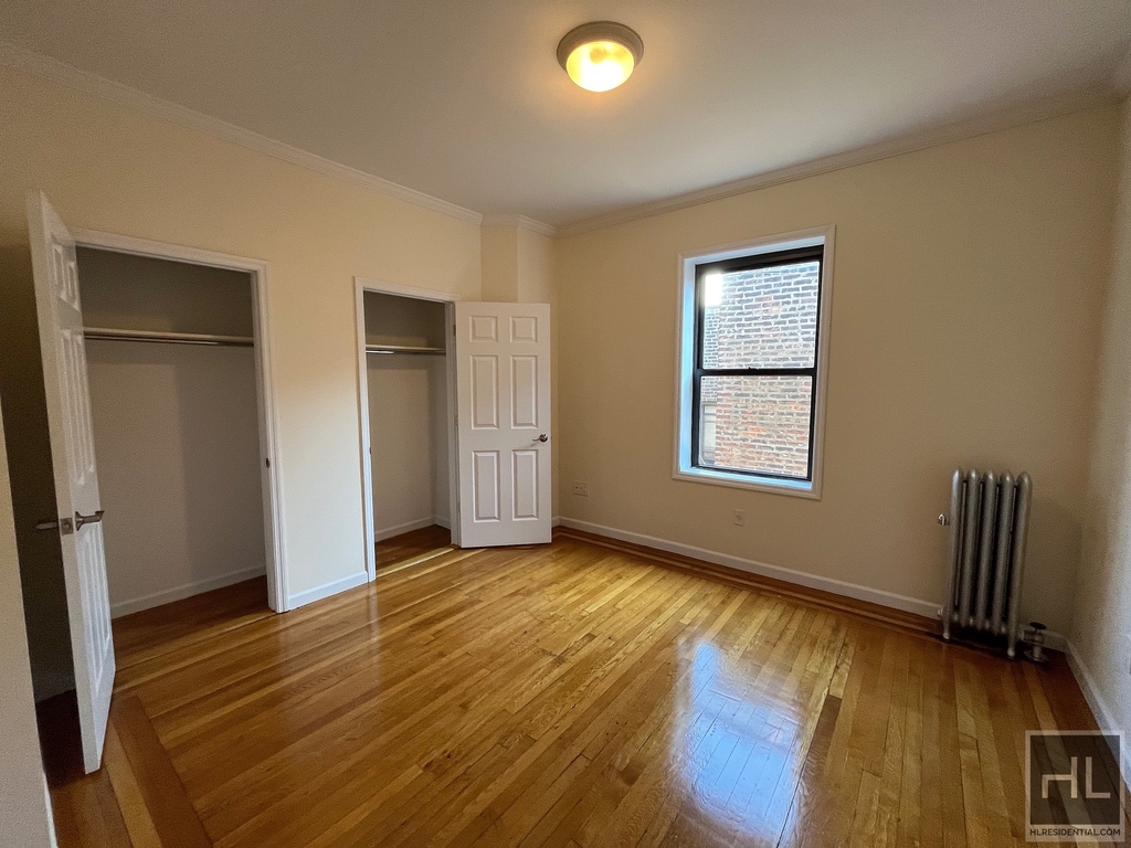 West 204 Street - Photo 1