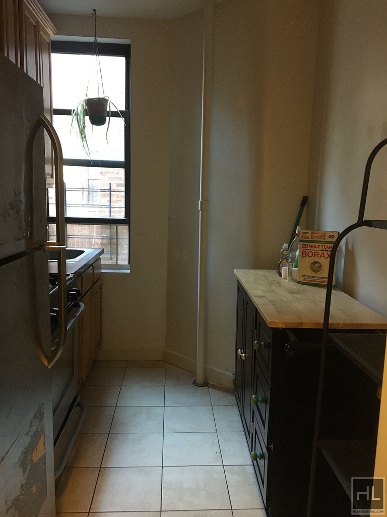 West 187 Street - Photo 1
