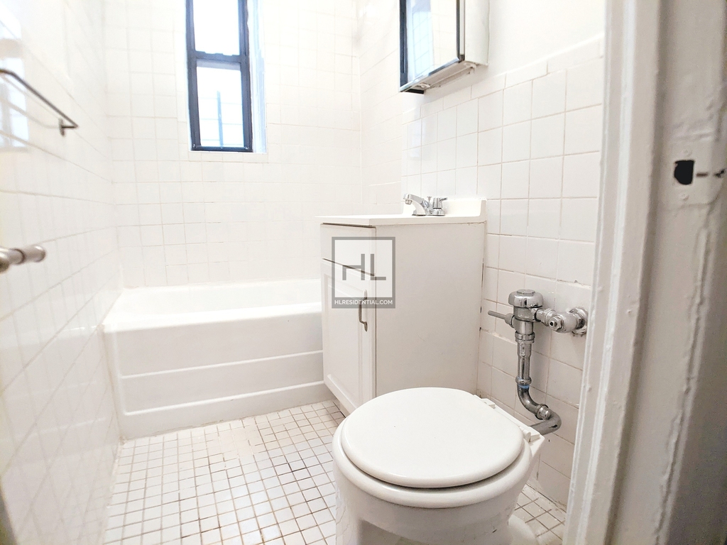 West 187 Street - Photo 3
