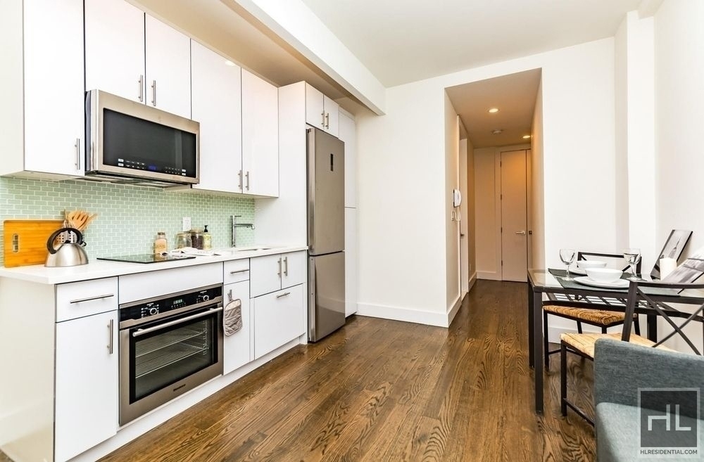 West 91st Street - Photo 2