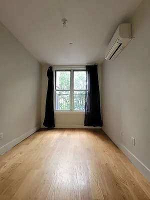 824 St Johns Place - Photo 4