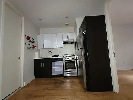 824 St Johns Place - Photo 2