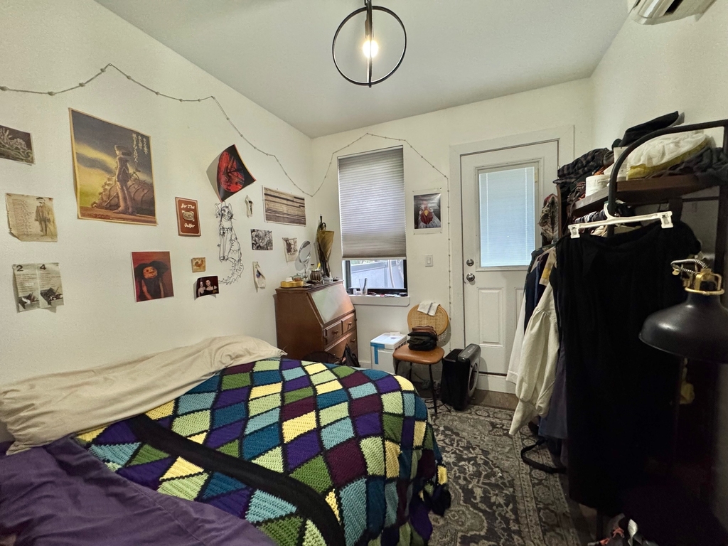 824 St Johns Place - Photo 4