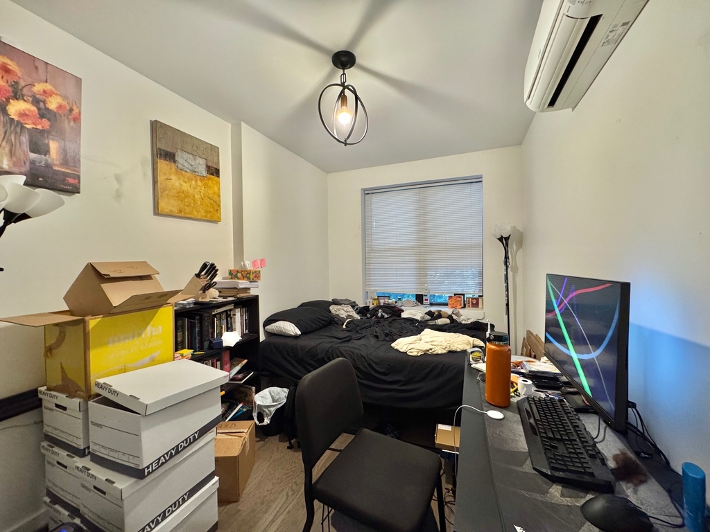824 St Johns Place - Photo 2
