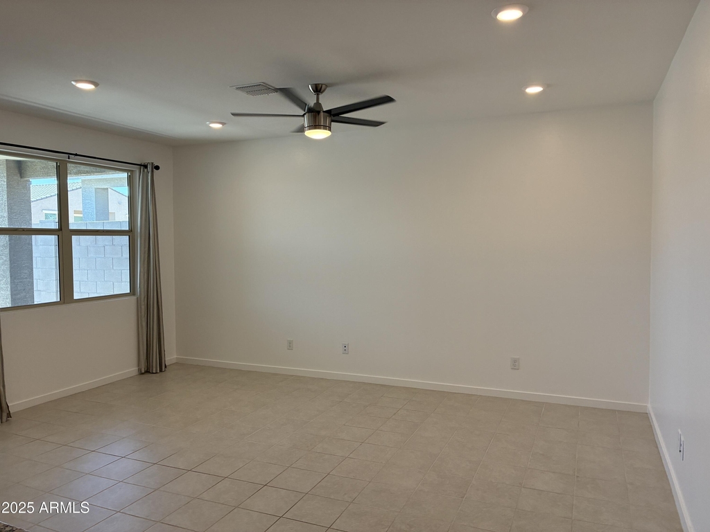 19913 W Palo Verde Drive - Photo 9
