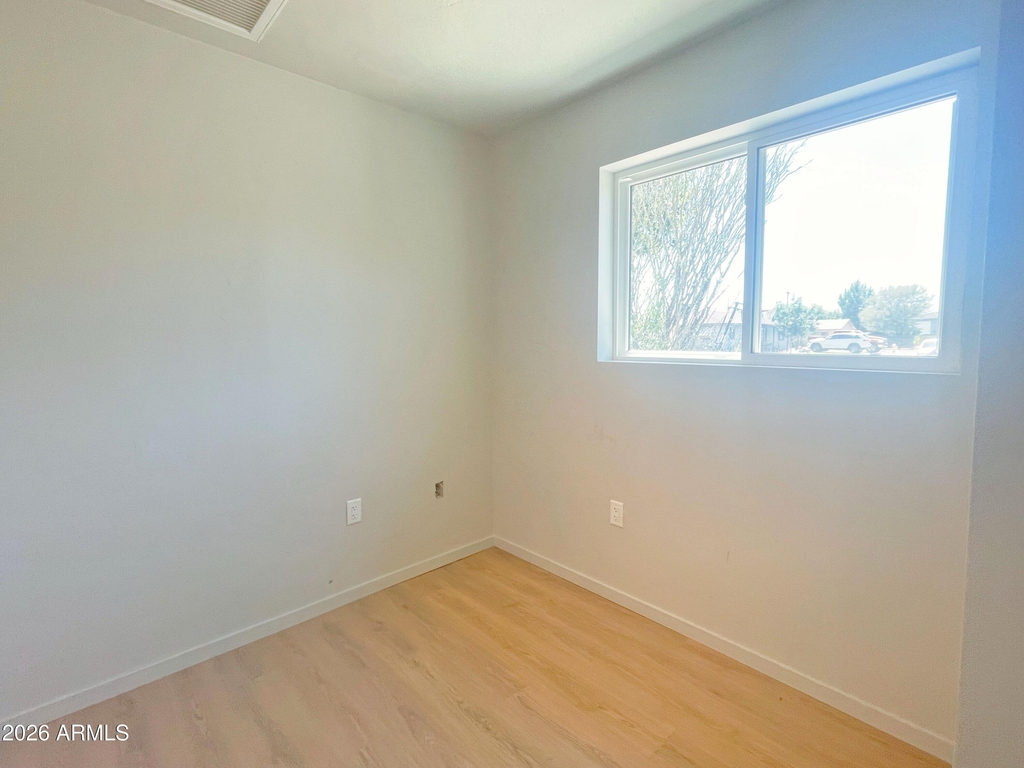 2340 E Turney Avenue - Photo 14