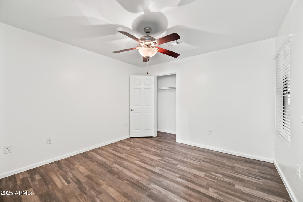 3065 N 67th Avenue - Photo 15
